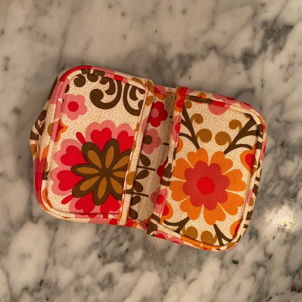 Vera Bradley magnetic coin purse